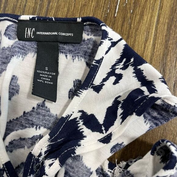 I.N.C. International Concepts Sequin Sleeveless Top Sz Small Women’s Blue White - Picture 7 of 12